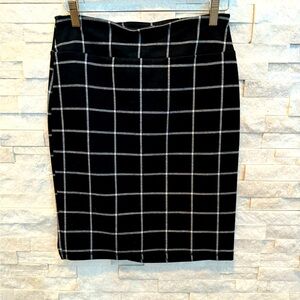 14th & Union Black and White Skirt